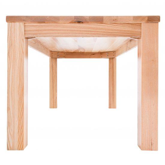 Jídelní stůl Island - kresba dřeva a lakované provedení dává každému stolu osobitý vzhled, který bude okouzlujícím prvkem vaší domácnosti.