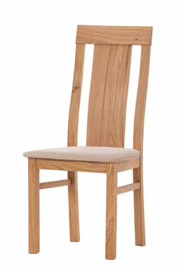 Dubová židle Sofi je to prodloužení Vašeho stylu, nádherný doplněk Vašeho jídelního prostoru a zároveň symbol pohodlí a elegance.