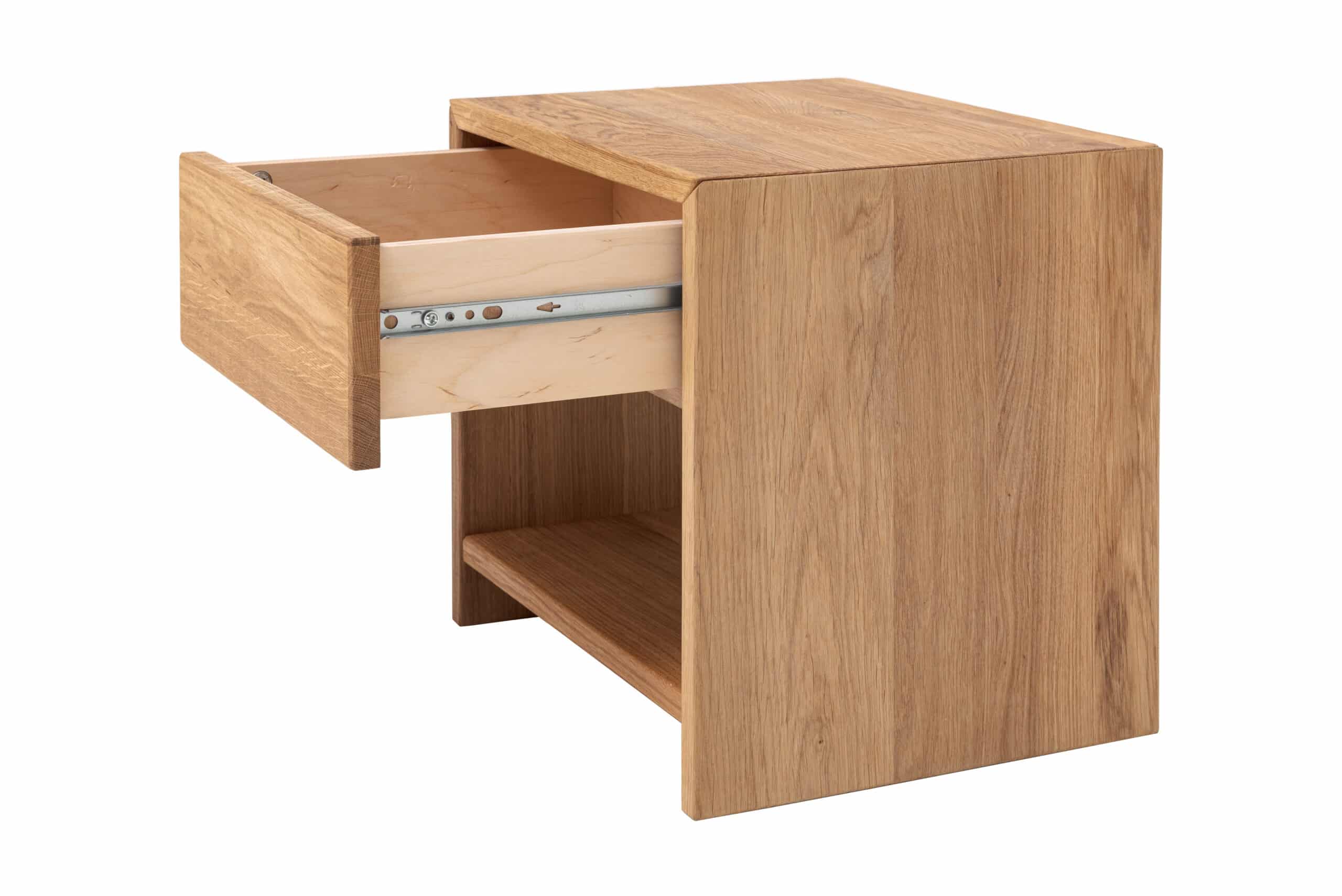 Dubový noční stolek Sofi je vyroben z pravého dubu, který je nejen esteticky krásný, ale také vydrží vám celé generace.