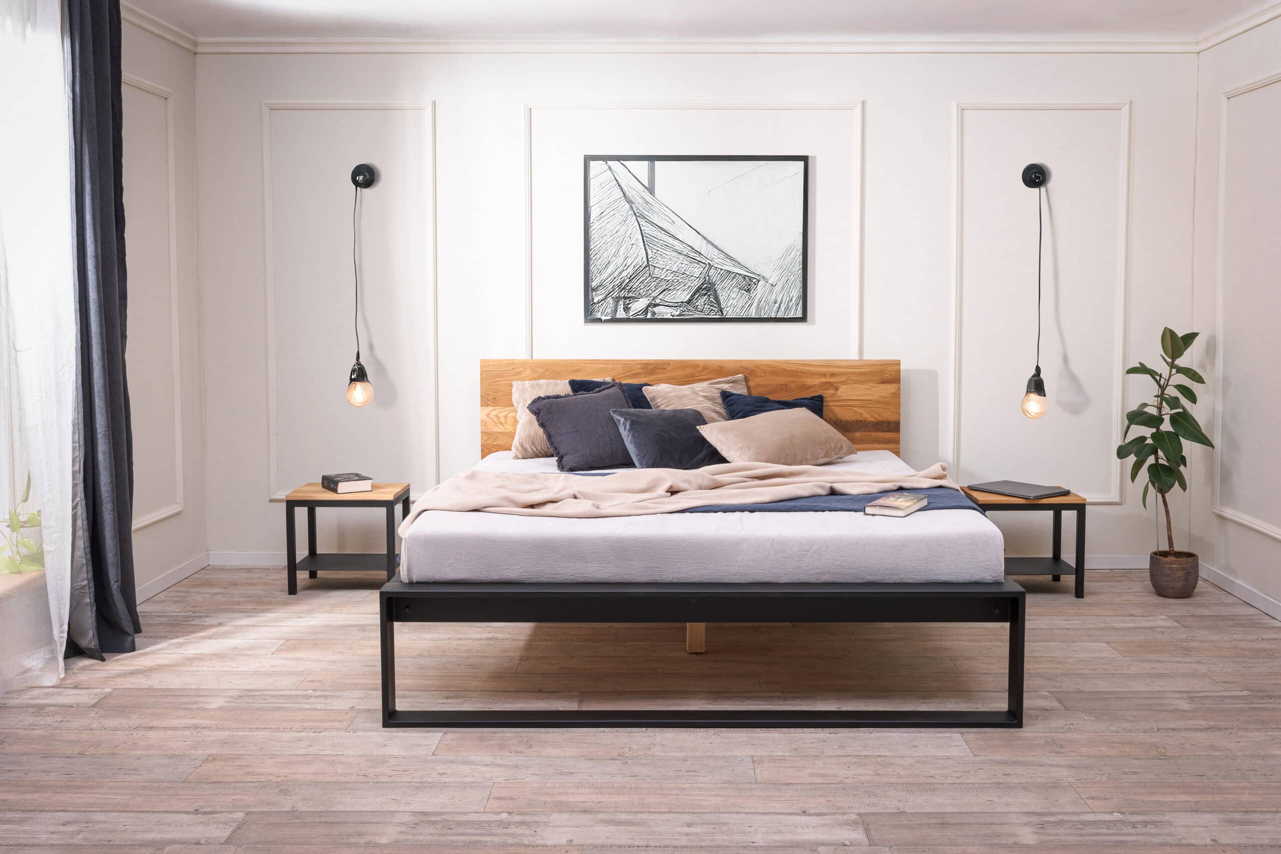 Żelazne łóżko Tara 160×200 w połączeniu litego dębu i metalu