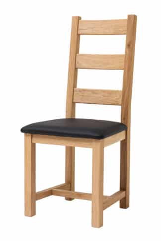 Dębowe krzesło olejowane i woskowane Ladder Back, czarna ekoskórą