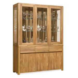 Vitrína Lausanne je navržena tak, aby splňoval všechny vaše potřeby a zároveň přinesla do vašeho domova špetku luxusu a elegance.