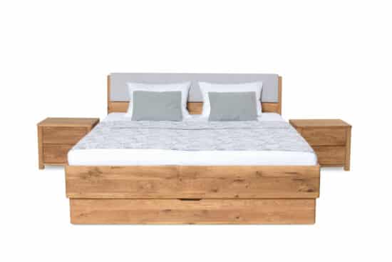 Dubová masivní postel s jedinečným moderním designem. Dubové dřevo ošetřeno přírodním olejem zaručí, že Vám postel vydrží doslova generace. - postel dub