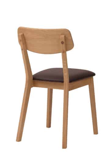 Židle Vilnius s hnědou koženkou v minimalistickém stylu stane nejen praktickým, ale i estetickým doplňkem vašeho interiéru.