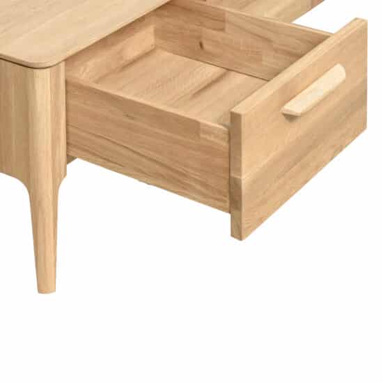 Dubová komoda pod TV je dokonalým spojením skandinávského designu a kvalitního zpracování. Představte si, jak tato tv komoda oživí váš obývací pokoj nebo jiný prostor svým luxusním minimalistickým designem.
