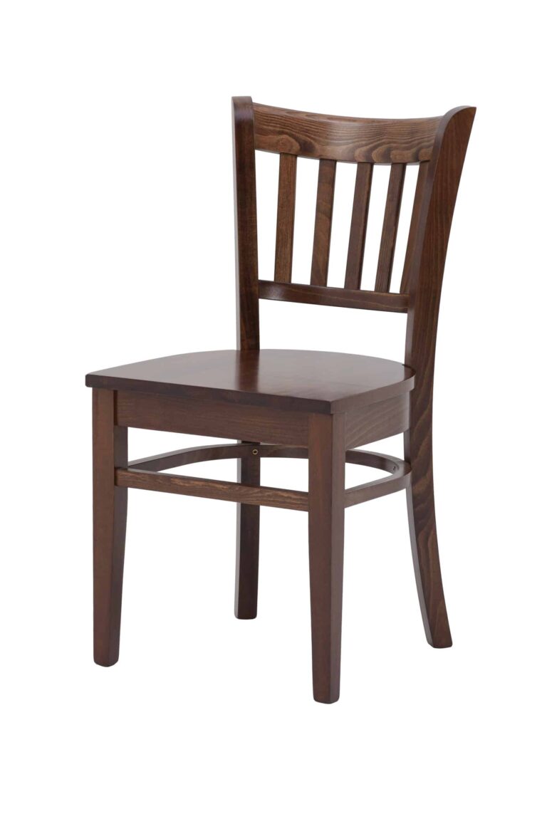 Jídelní židle Praha 1 je vyrobena z masivního jasanového dřeva v odstínu tmavého ořechu a lakovaného povrchu, který nejen zvyšuje její odolnost, ale i podtrhuje přirozenou krásu dřeva.