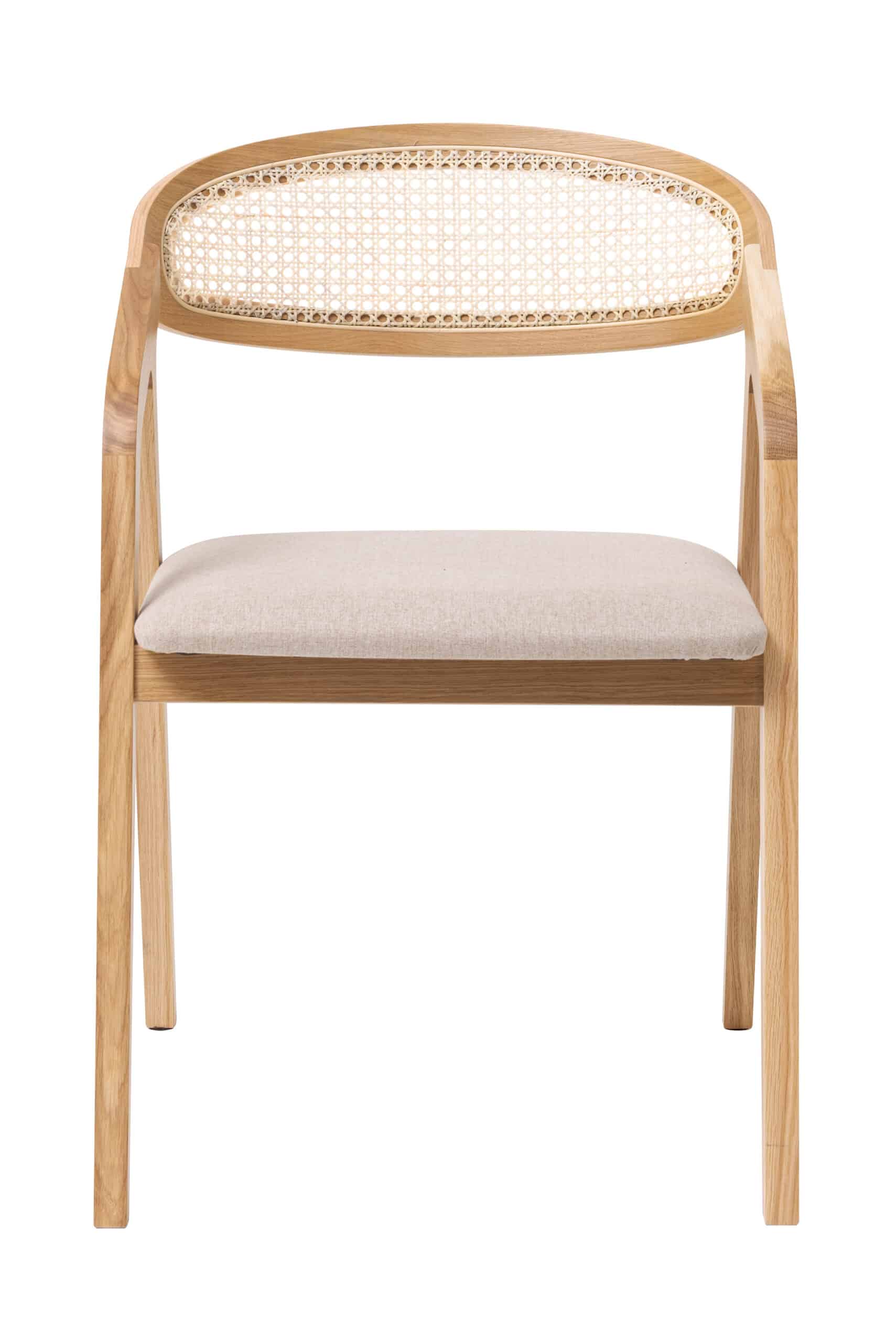 Židle s područkami Freja -skvělá kombinace robustního dubového dřeva a provanského designu, který přidává každému prostoru nádech elegance a tradice.