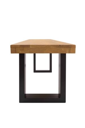 Dubová olejovaná masivní lavice Berlin s s kovovými nohami ve tvaru písmene A vytvářejí moderní a elegantní vzhled, zajišťují stabilitu a pevnost celé konstrukce.