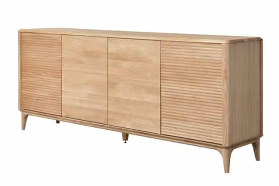 Komoda masiv Stockholm 4 se skvěle hodí do každého interiéru a stává se nepřehlédnutelnou součástí Vašeho domova a dodá Vašemu domovu jedinečný styl a eleganci.