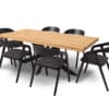 Jídelní stůl z masivu dubu Spider Direct s kovovými nohami se stane srdcem Vaší domácnosti, kde se spojuje elegance, kvalita a funkčnost v jeden harmonický celek.