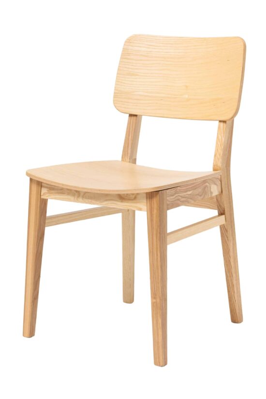 Jídelní židle Mio je ideální pro milovníky nadčasového designu, kvalitu a komfort v jednom. Právě tato židle je skvělým doplňkem pro každou jídelnu, kuchyň, ale i kavárny či restaurace.