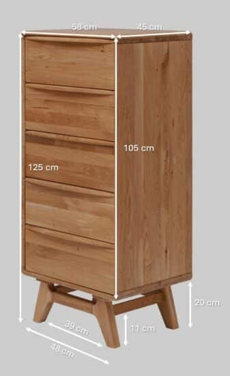 Dubová masivní komoda Bara 5Z nabízí pět prostorných zásuvek se systémem soft close v elegantním designu se zaoblenými hranami a stylovými nohami. Povrch je ošetřen přírodním olejem ADLER Legno Dura-Öl, který zvýrazňuje krásu dubového dřeva a zajišťuje snadnou údržbu.