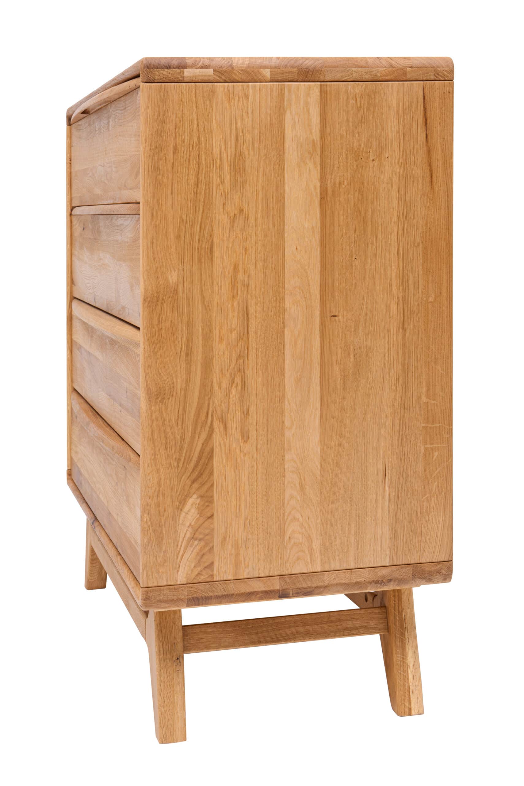 Dubová masivní komoda Bara 4Z spojuje přírodní krásu dubového dřeva s praktickým uspořádáním čtyř zásuvek se systémem soft close. Elegantní design se zaoblenými hranami a kvalitní olejová povrchová úprava zajišťují dlouhou životnost i snadnou údržbu. Stylový a funkční kousek, který zapadne do každého interiéru.