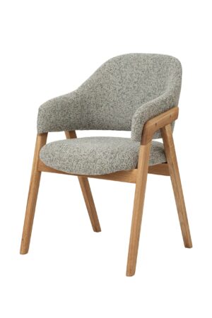 Fotel Clara łączy solidny dębowy masyw z unikalnym obiciem tekstylnym inspirowanym naturą. Delikatne zielone akcenty w połączeniu z beżowymi odcieniami tworzą ciepłą i spokojną atmosferę. Pozwól sobie na stylowy komfort, który przemieni każdą przestrzeń w miejsce, do którego będziesz chętnie wracać.