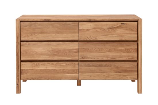 Elegancka komoda Sofi 6Z z litego drewna dębowego łączy w sobie ponadczasowy design z praktycznością. Sześć przestronnych szuflad z systemem cichego zamykania oferuje mnóstwo miejsca do przechowywania, a naturalne wykończenie olejem podkreśla piękno drewna dębowego.