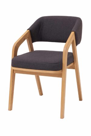 Dębowe krzesło Emily łączy lite drewno dębowe, elegancką ciemnoszarą tapicerkę i ponadczasowy design. Ergonomicznie wyprofilowane oparcie z podłokietnikami zapewnia wysoki komfort podczas codziennego siedzenia. Dzięki solidnej konstrukcji o nośności 130 kg idealnie nadaje się nie tylko do jadalni, ale także do gabinetu, biura czy stylowych przestrzeni komercyjnych.