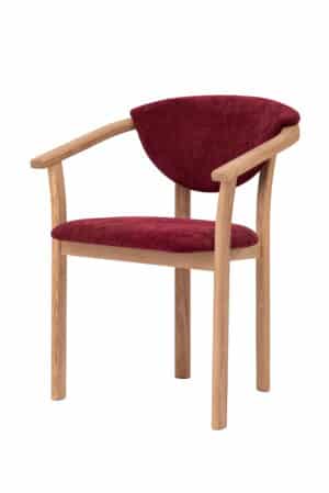 Stylowe drewniane krzesło Alexis z litego dębu z czerwoną tapicerką wnosi komfort, jakość i wyrazisty element designu do każdego wnętrza. Ergonomiczny kształt i praktyczne podłokietniki zapewniają maksymalny komfort podczas codziennego siedzenia. Alexis z łatwością stanie się stylowym dodatkiem do jadalni, gabinetu i salonu.