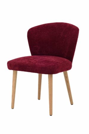 Dębowe krzesło Madrid 2 zostało zaprojektowane z naciskiem na maksymalną wygodę. Ergonomicznie wyprofilowane oparcie zapewnia przyjemne wsparcie dla pleców, a miękko wyściełane siedzisko gwarantuje komfort podczas śniadań, obiadów i długich wieczornych chwil przy stole.