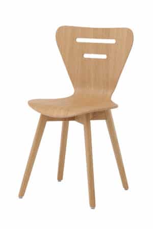 Dębowe krzesło do jadalni Doris dąb natura zachwyca oryginalnym designem, który łączy nowoczesne kształty z pięknem naturalnego drewna dębowego. Ergonomicznie wyprofilowane siedzisko i oparcie z forniru dębowego zapewniają wygodę siedzenia, podczas gdy solidna dębowa konstrukcja gwarantuje wysoką stabilność i długą żywotność. Dzięki ponadczasowemu wyglądowi krzesło Doris doskonale pasuje do wnętrz domowych i komercyjnych, wnosząc lekkość, elegancję i naturalny charakter.